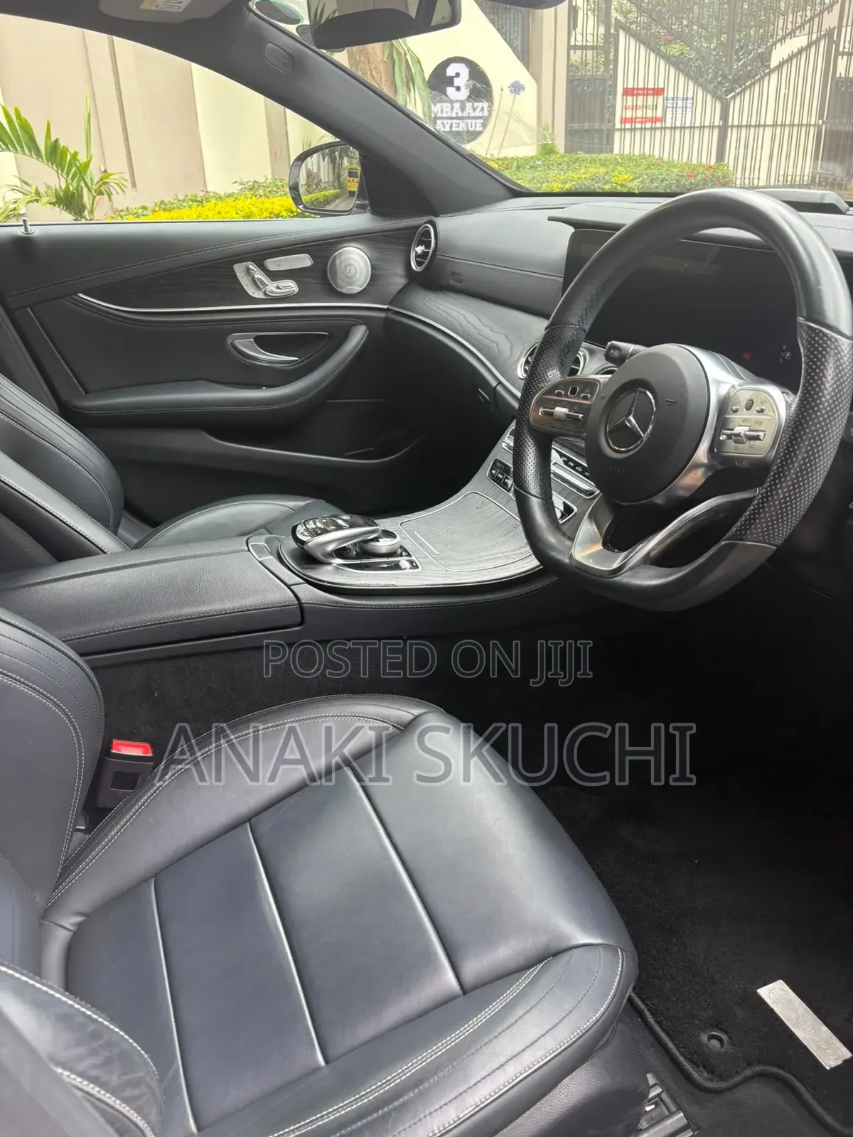 Mercedes-Benz E300 2019 White