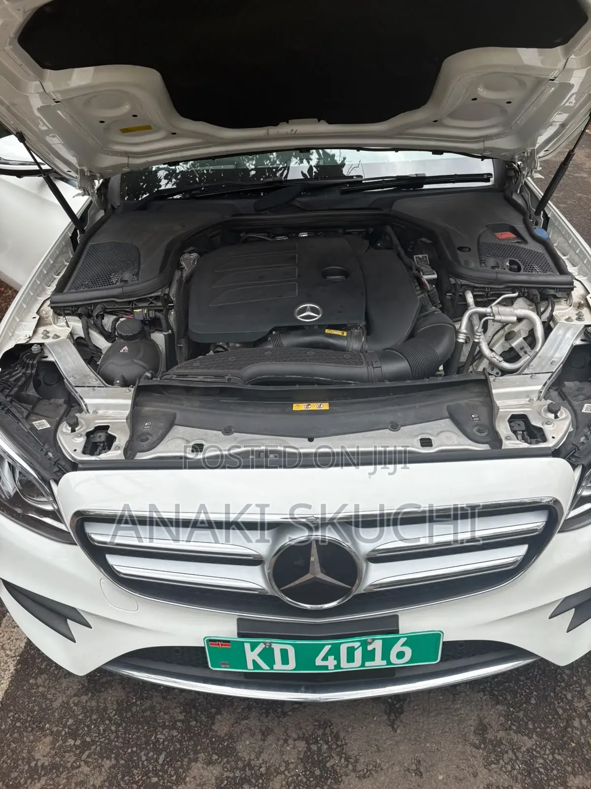 Mercedes-Benz E300 2019 White