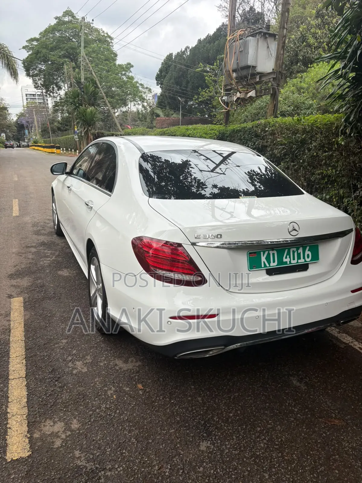Mercedes-Benz E300 2019 White