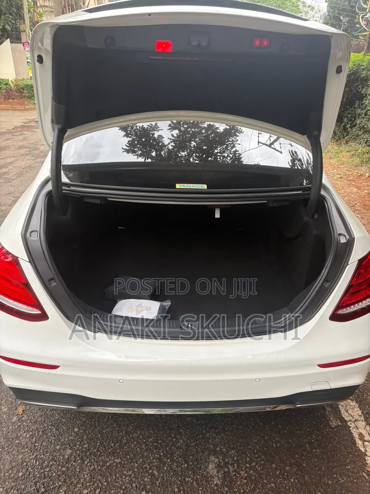 Mercedes-Benz E300 2019 White