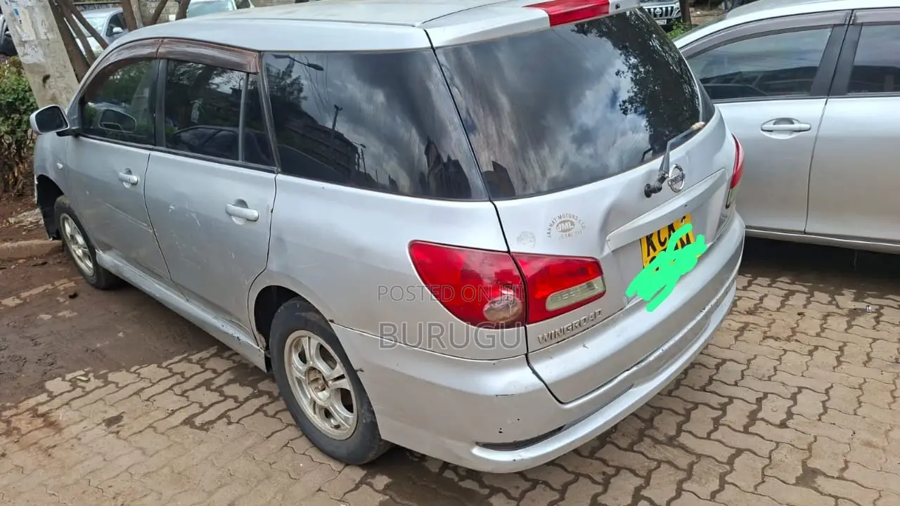 Nissan Wingroad 2010 Silver