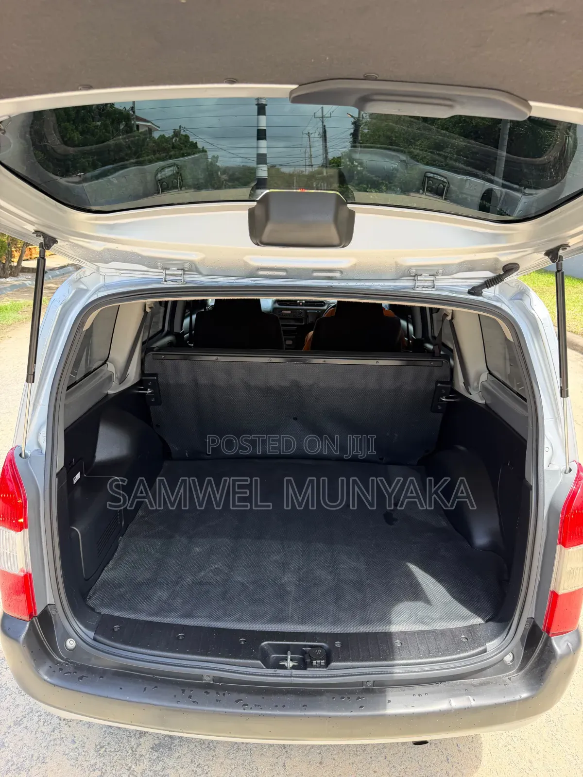 Toyota Probox 1.5 Hybrid DX 2019 Silver