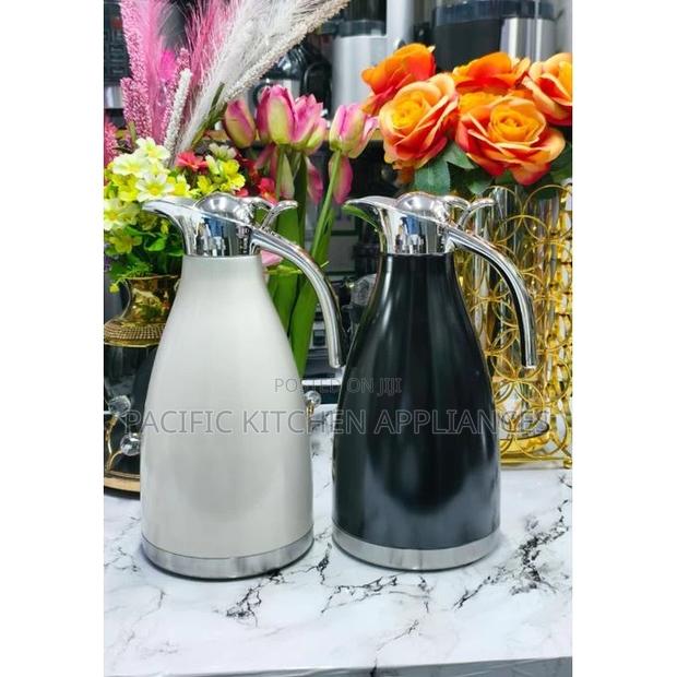 Unbreakable 2 Litres Vacuum Flask (Plain Color) - main view