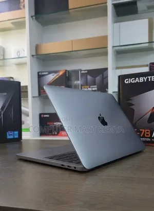 New Laptop Apple MacBook Pro 2018 16GB Intel Core i7 SSD 512GB
