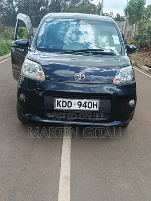 Toyota Belta 2014 Blue