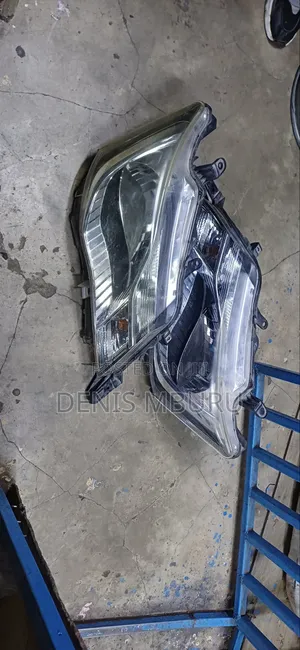 Axio 161 Non Xenon Headlights