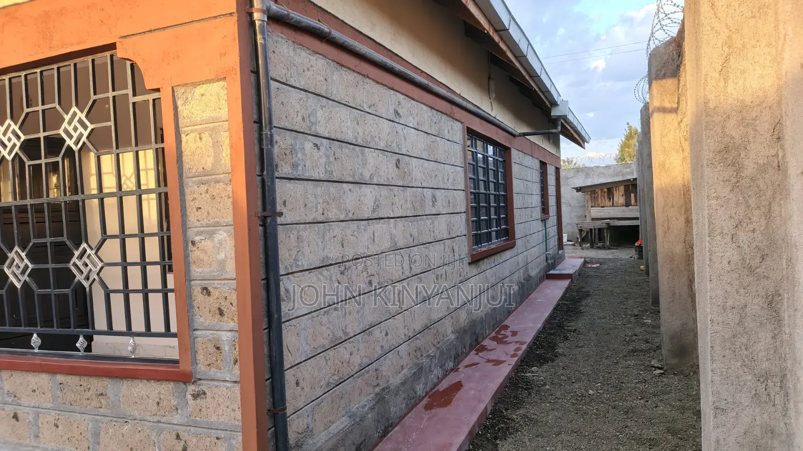 3bdrm Mansion in Mzee Wanyama, Nakuru Town East for sale