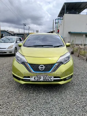Nissan Note 2017 Green