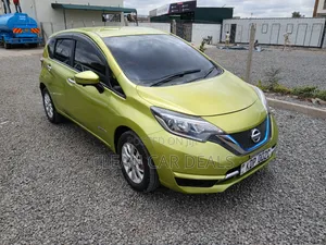 Nissan Note 2017 Green