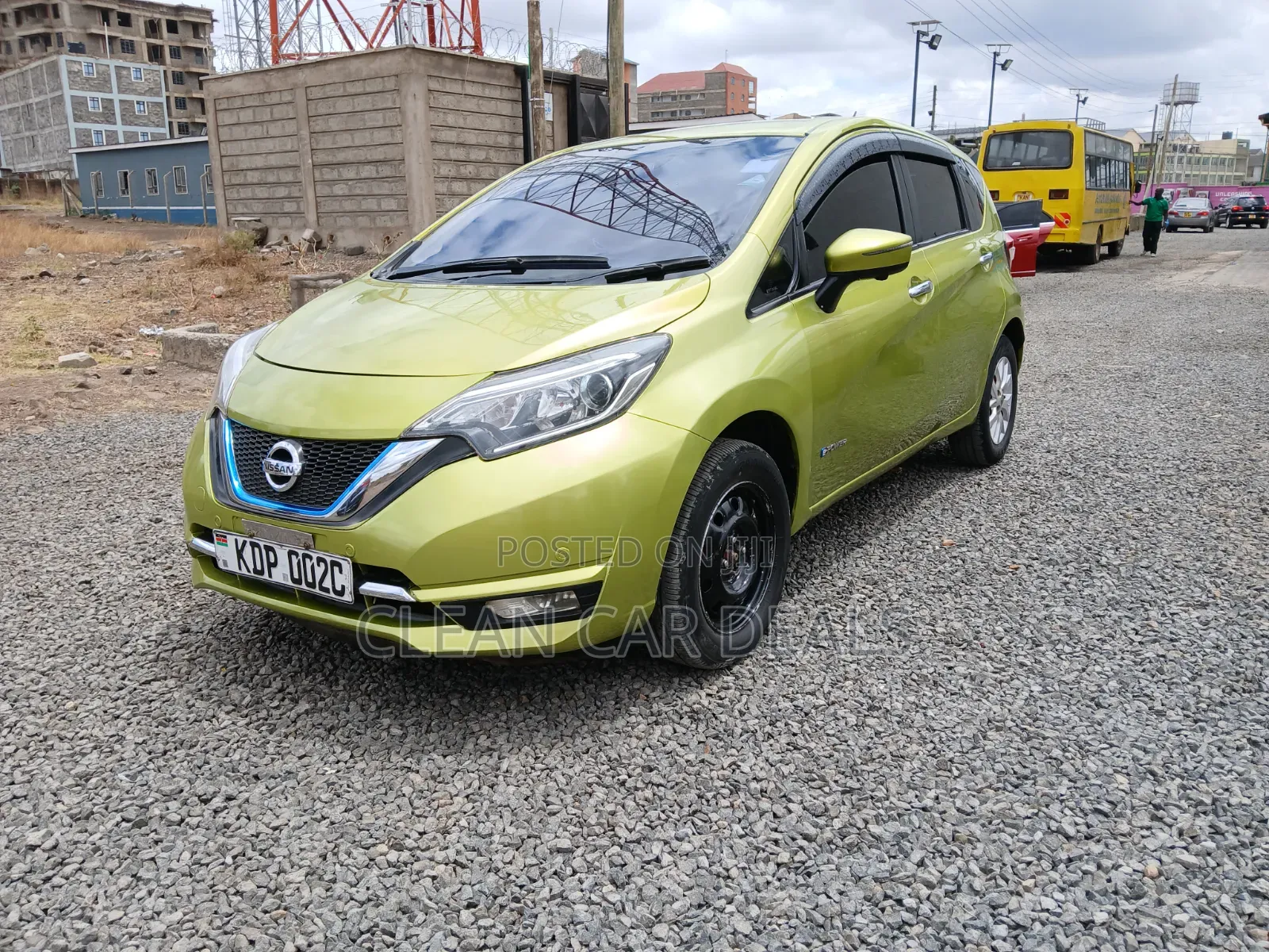 Nissan Note 2017 Green