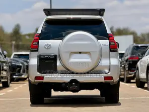 Toyota Land Cruiser Prado 2.8 2021 Silver