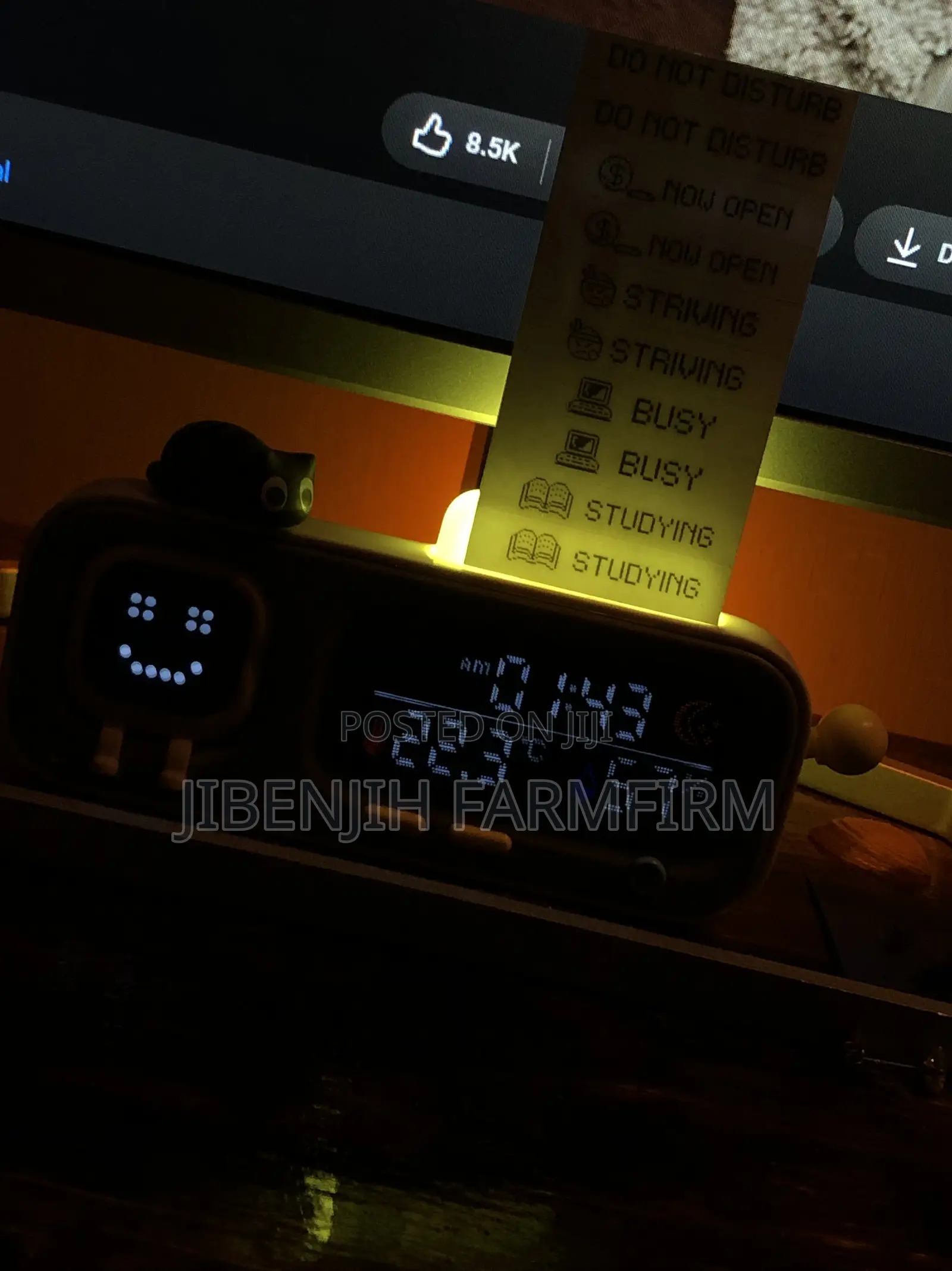 ATuMan Mood A+ Smart Temperature and Humidity Desk Clock