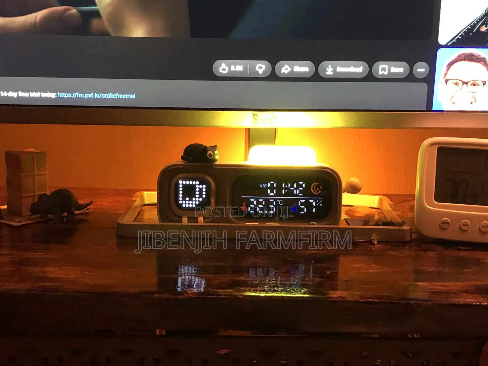 ATuMan Mood A+ Smart Temperature and Humidity Desk Clock
