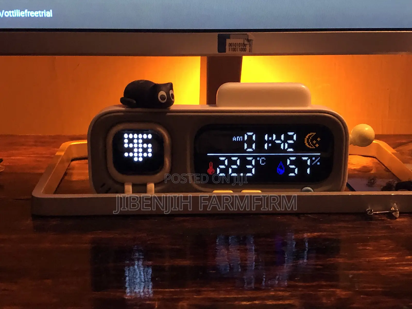 ATuMan Mood A+ Smart Temperature and Humidity Desk Clock