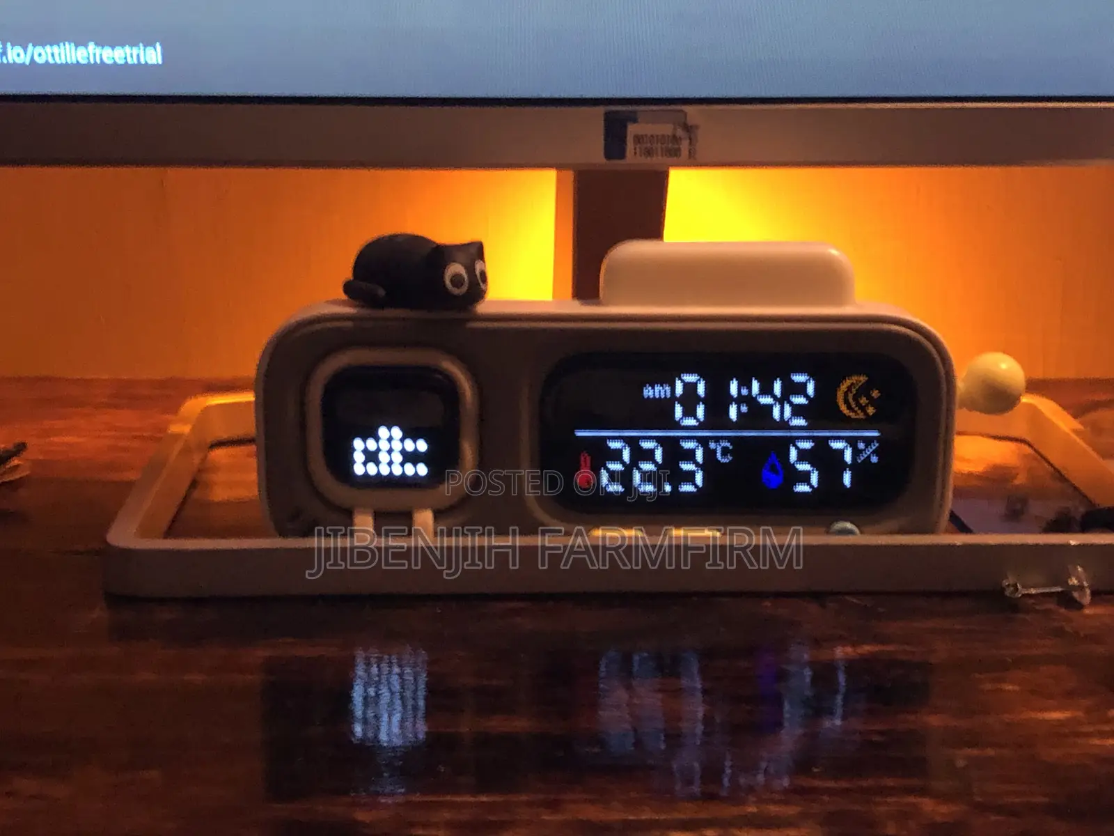 ATuMan Mood A+ Smart Temperature and Humidity Desk Clock