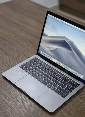 New Laptop Apple MacBook Pro 2018 16GB Intel Core i7 SSD 256GB