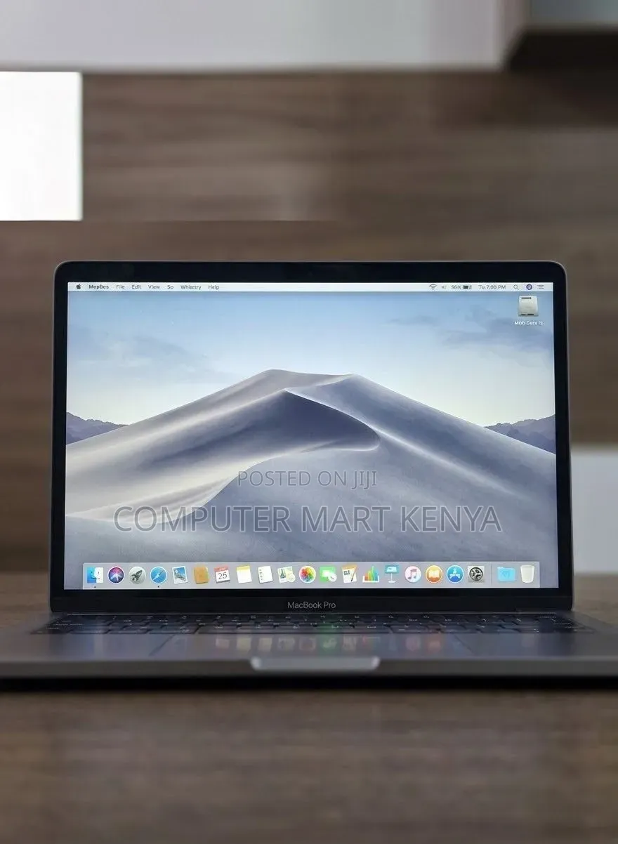 New Laptop Apple MacBook Pro 2018 16GB Intel Core i7 SSD 256GB