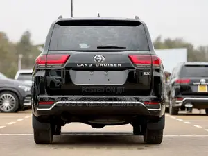 Toyota Land Cruiser LC300 2023 Black