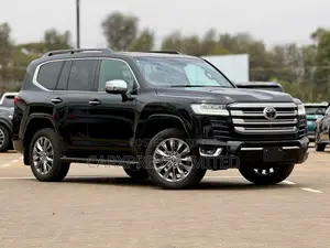 Toyota Land Cruiser LC300 2023 Black
