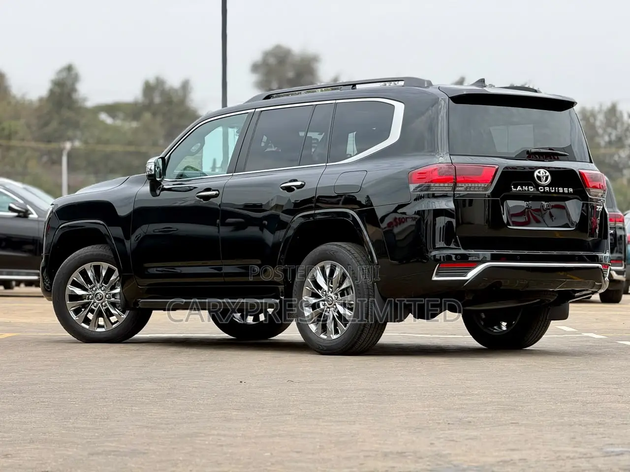 Toyota Land Cruiser LC300 2023 Black