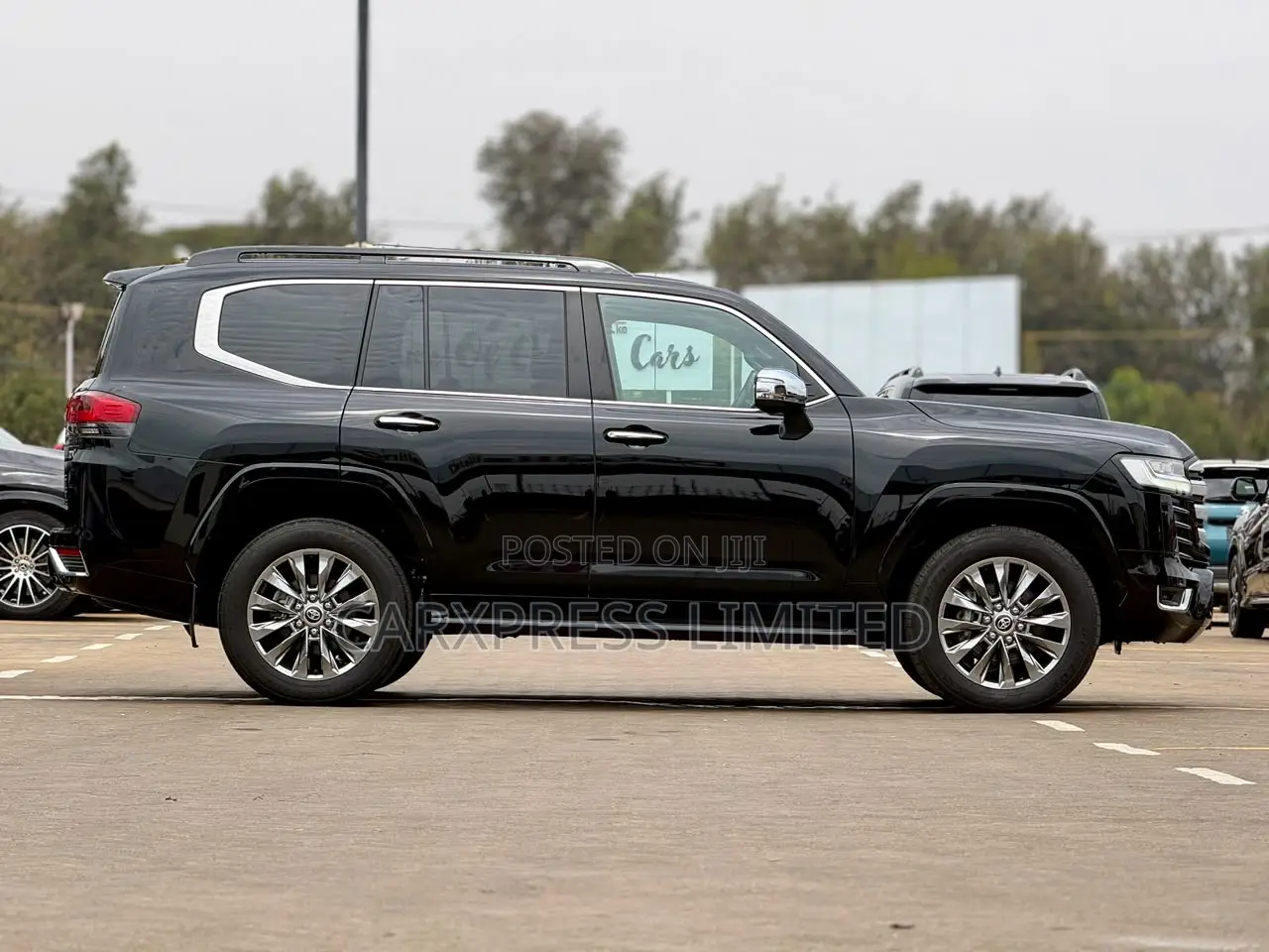 Toyota Land Cruiser LC300 2023 Black