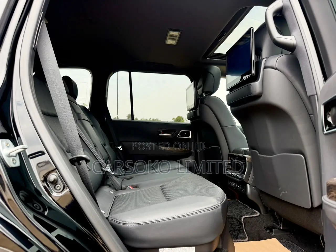 Toyota Land Cruiser LC300 2023 Black