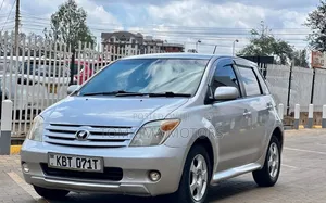 Toyota IST 2006 Silver