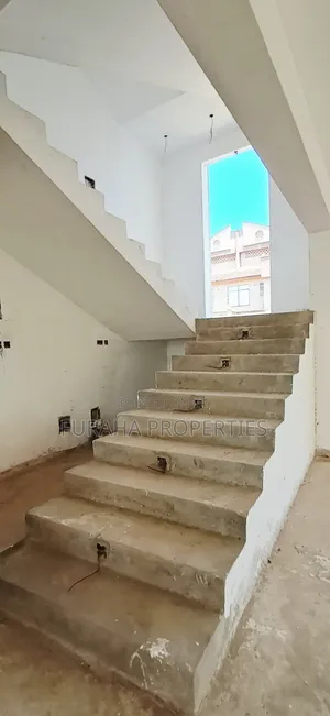 4bdrm Mansion in Shanzu for sale