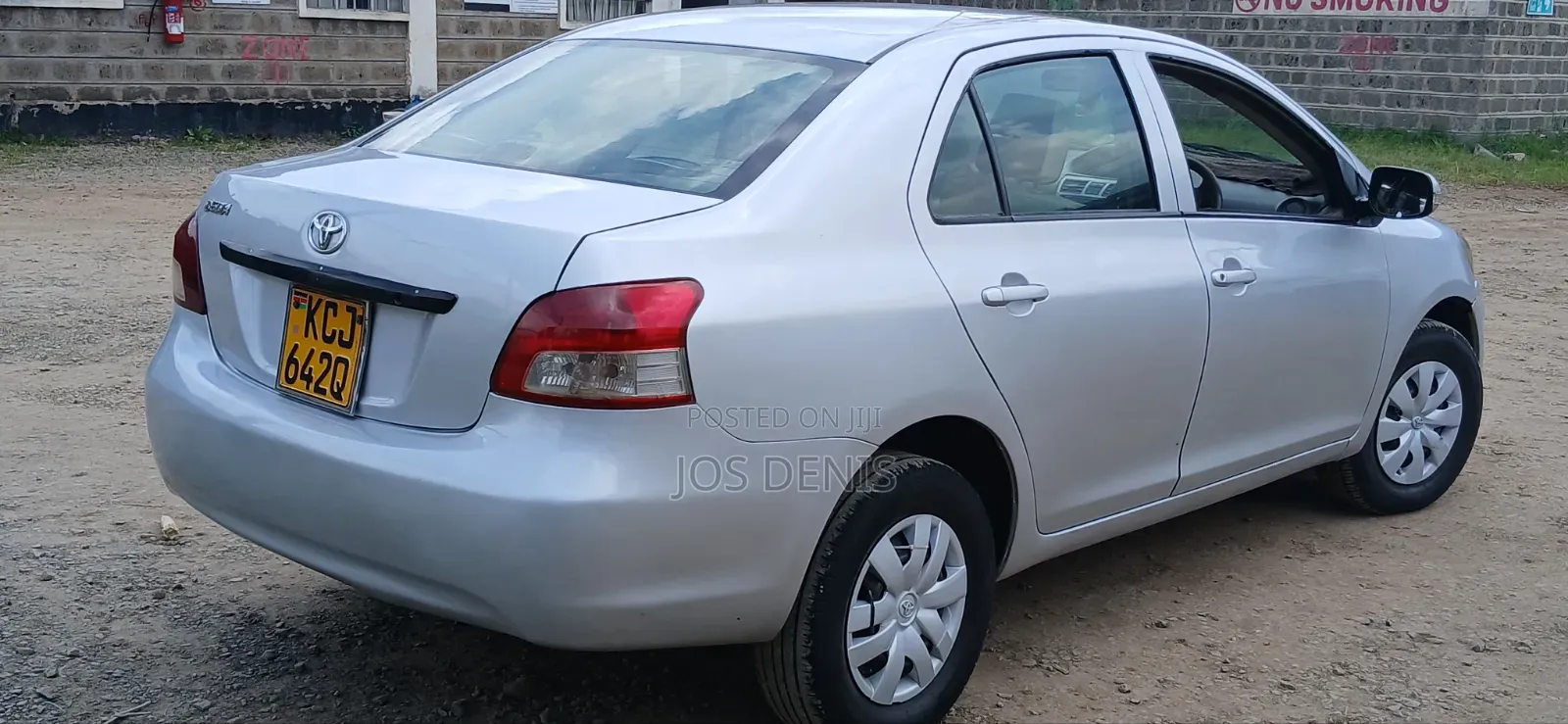 Toyota Belta 2011 Silver