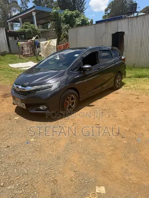 Honda Fit Shuttle 1.5 Hybrid 4WD 2017 Purple