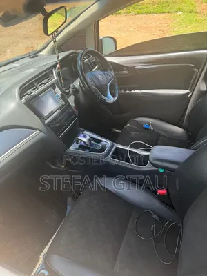 Honda Fit Shuttle 1.5 Hybrid 4WD 2017 Purple