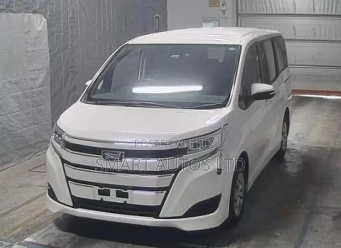 Toyota Noah 2019 Off white