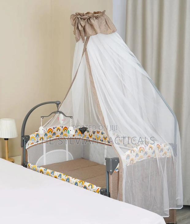 Portable Baby Cot Has Several Crucial Features - thumbnail 2