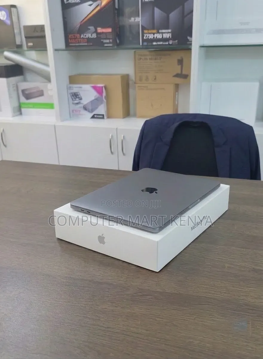 New Laptop Apple MacBook Air 2020 8GB Intel Core i5 SSD 512GB