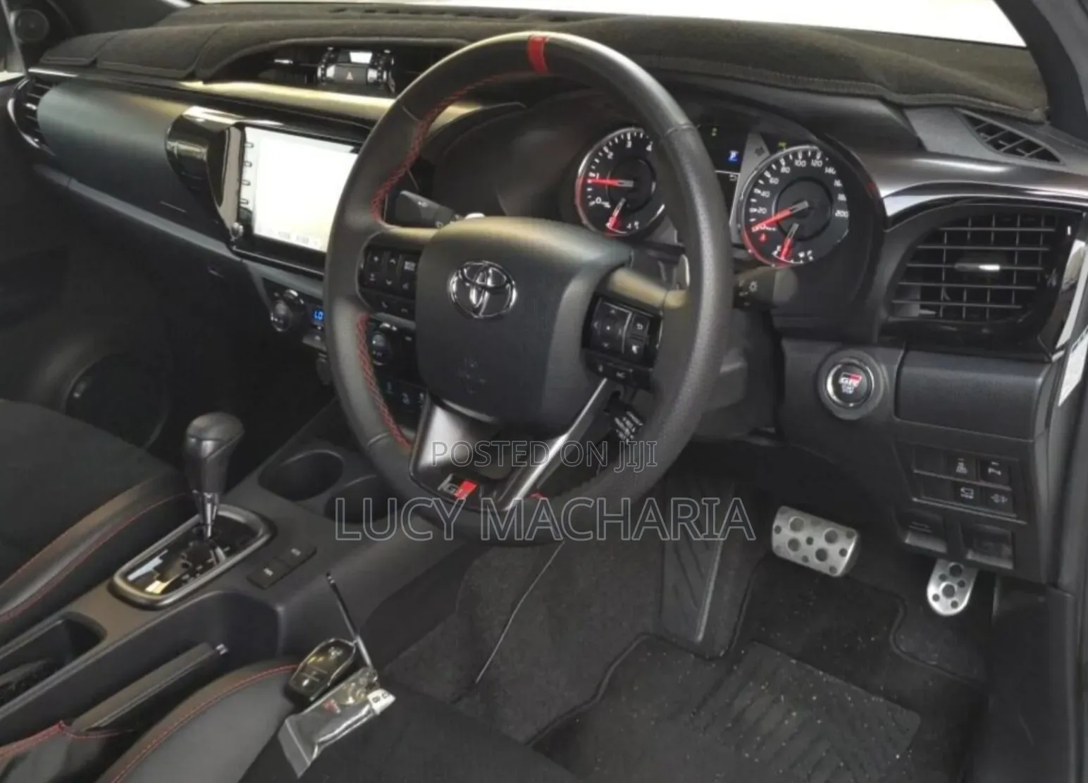 Toyota Hilux 2022 White
