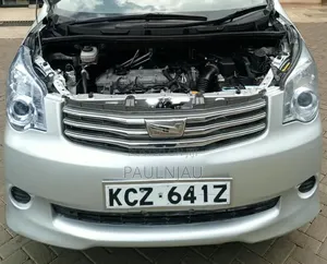 Toyota Noah 2013 Silver
