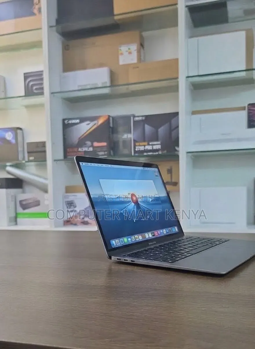 New Laptop Apple MacBook Air 2020 8GB Intel Core i5 SSD 256GB