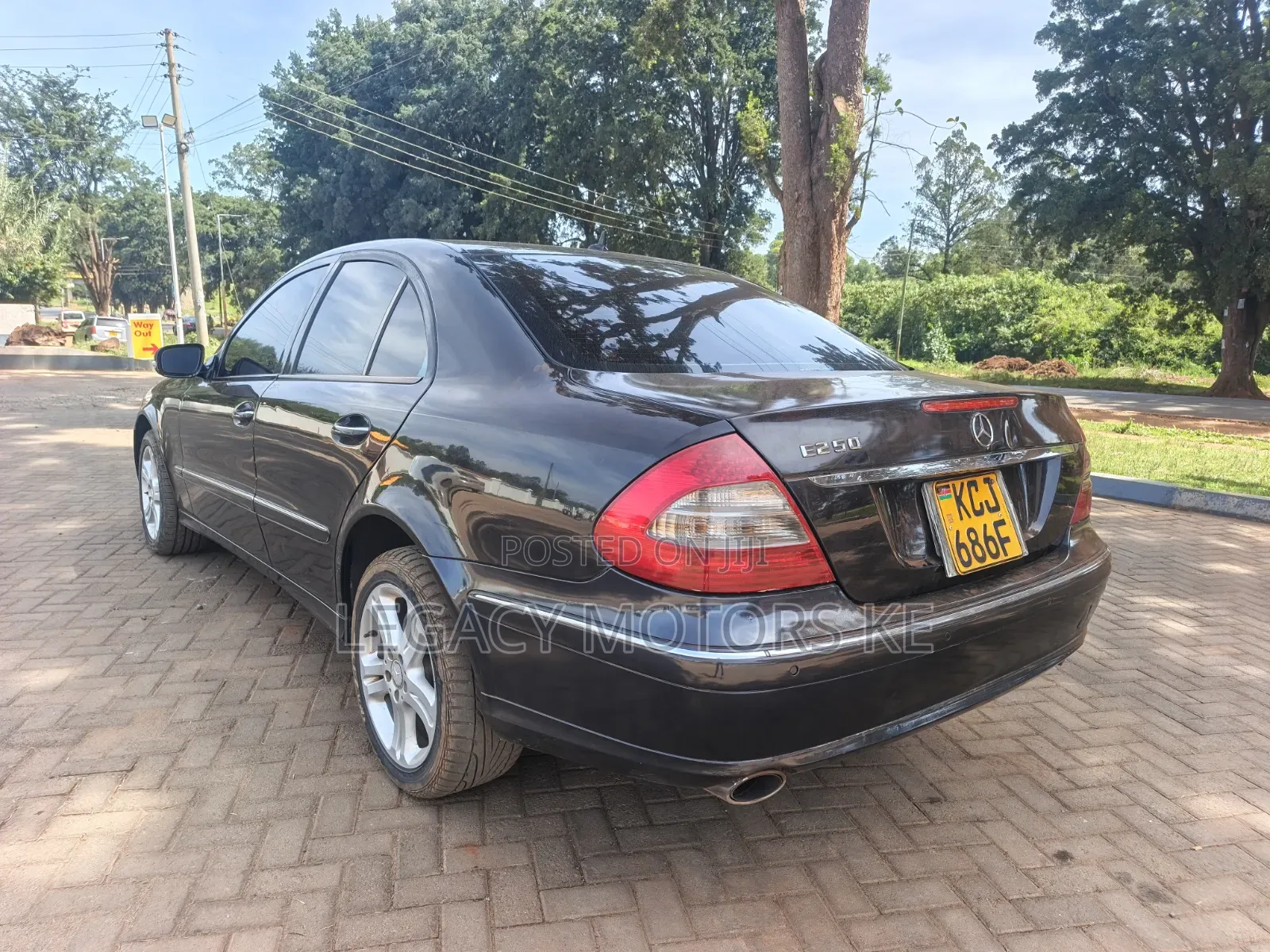 Mercedes-Benz E250 2009 Black