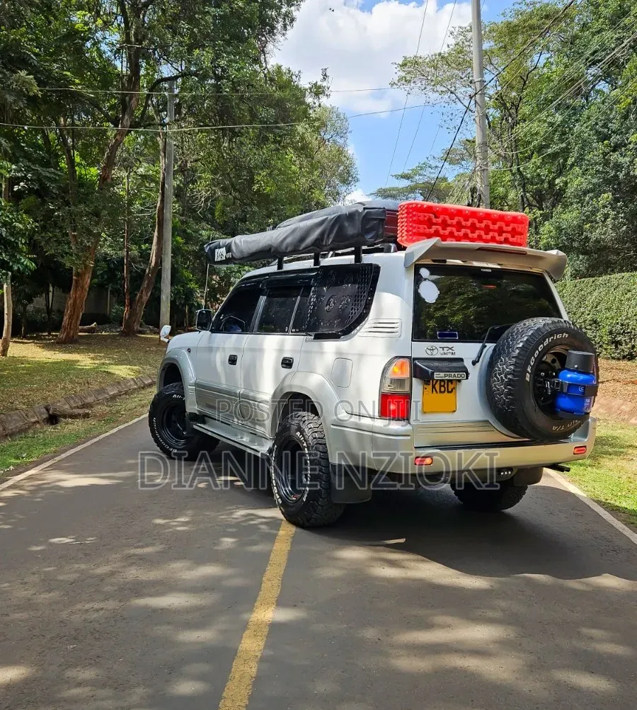 Toyota Land Cruiser Prado 2001 White