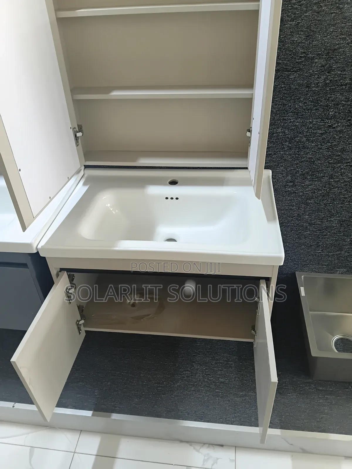 Zang Modern Bathroom Vanity Unit With Mirrored Cabinet Ceramic Sink