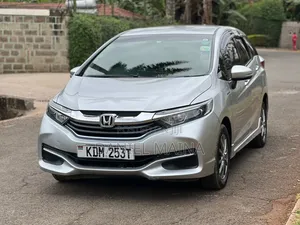 Honda Fit Shuttle 2016 Silver