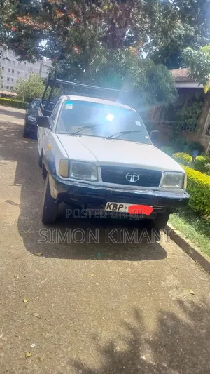 Tata Xenon 2012 White