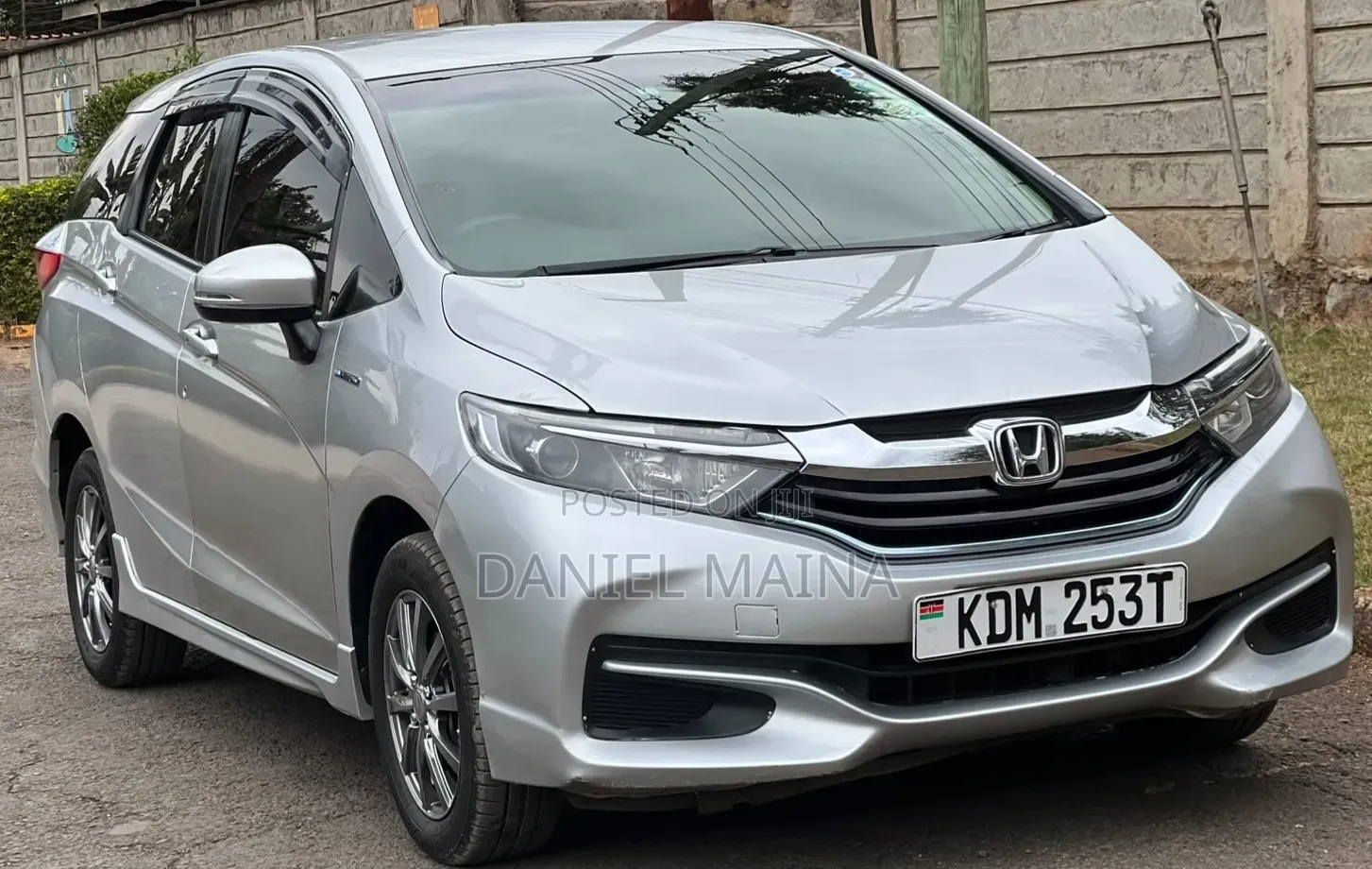 Honda Fit Shuttle 2016 Silver