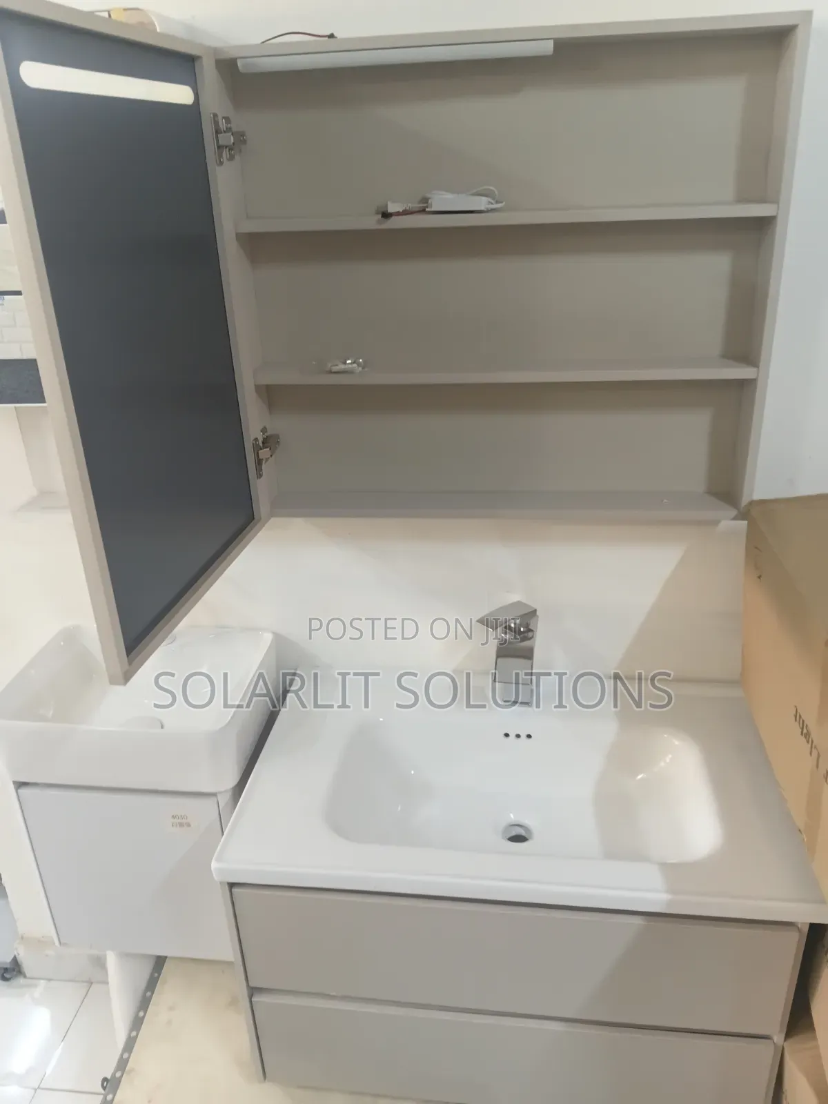 Modern Bathroom Vanity Set With Ceramic Sink Mirror Cabinet