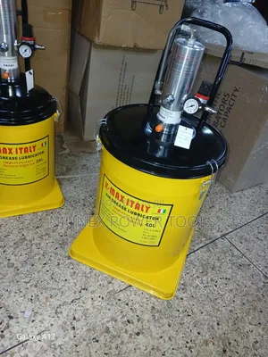 Yellow K-Max Italy 40L Air Grease Lubricator,