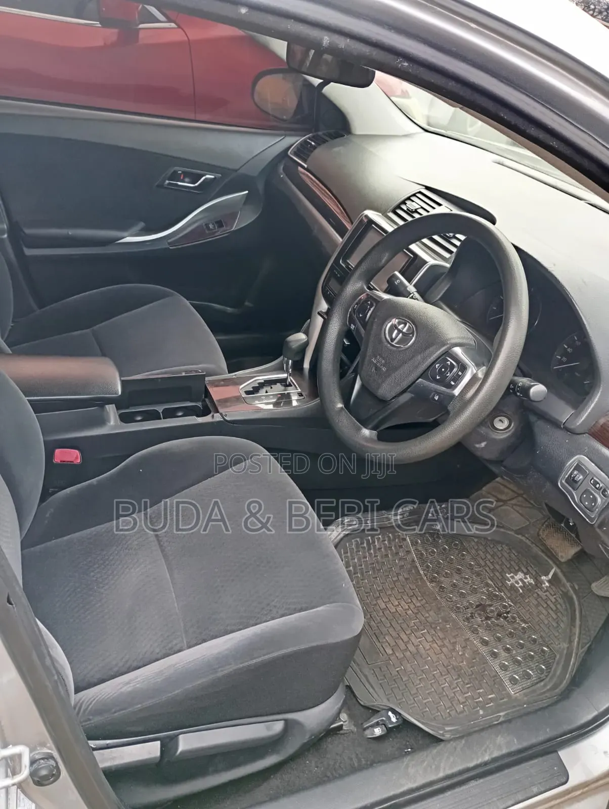 Toyota Premio 2017 Silver