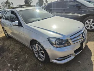 Mercedes-Benz C200 2012 Silver