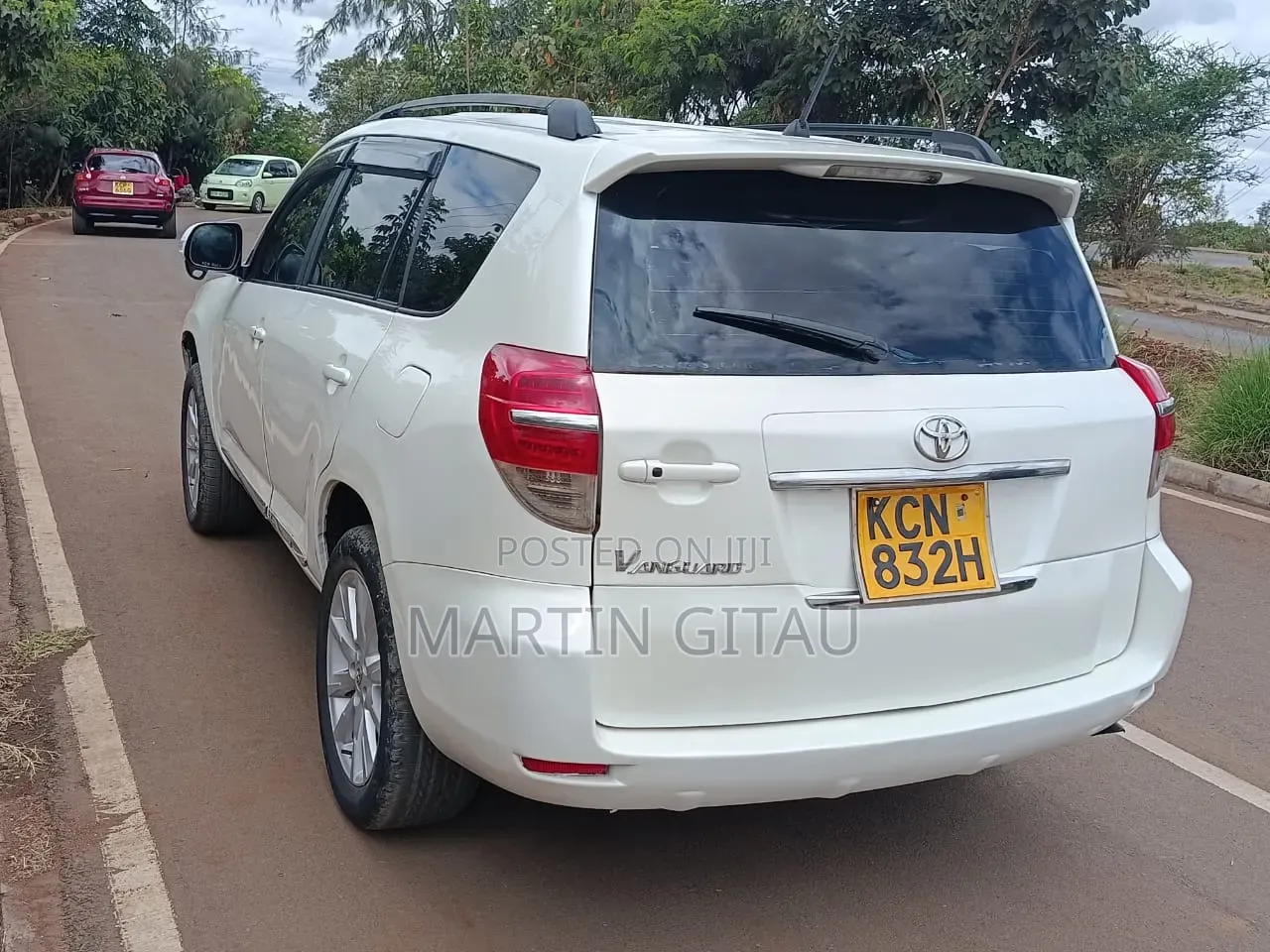 Toyota Vanguard 2010 White