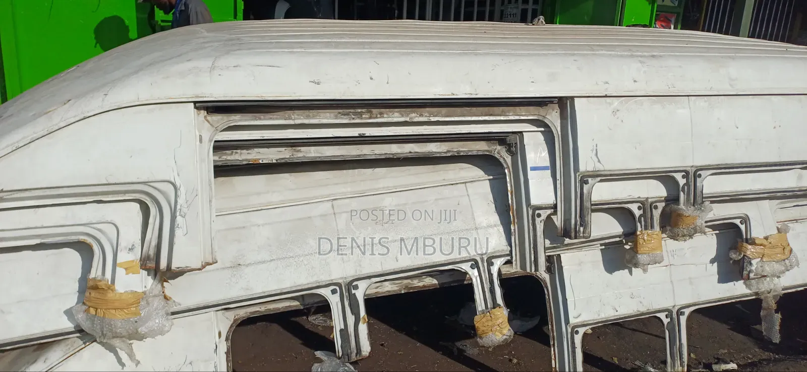 Toyota Hiace 9l Roof