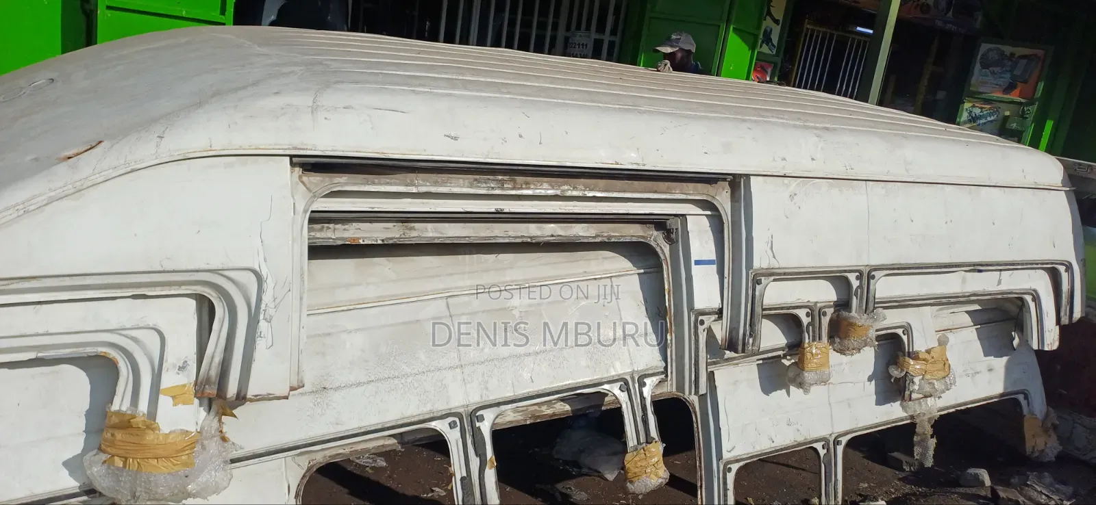 Toyota Hiace 9l Roof